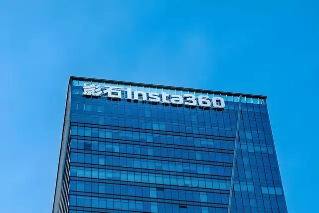 影石：“护城河”还在，但水位已降