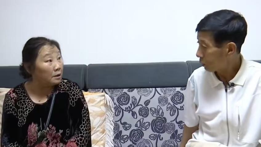 大爷存款百万住房4套，娶花容月貌的老伴，共沐爱河享受二人世界