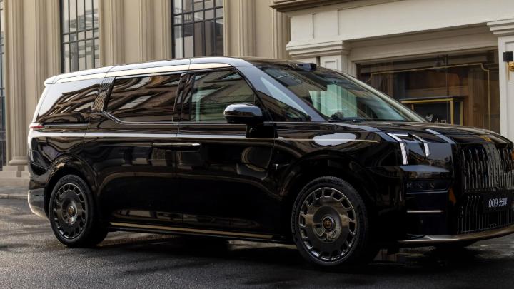 从追赶者到定义者，极氪009成印尼驻华大使馆指定用车