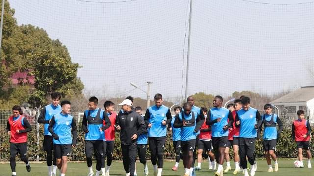 官宣阿奇姆彭加盟，大连英博5外援齐了 剑指客场拿分 还有内援边锋