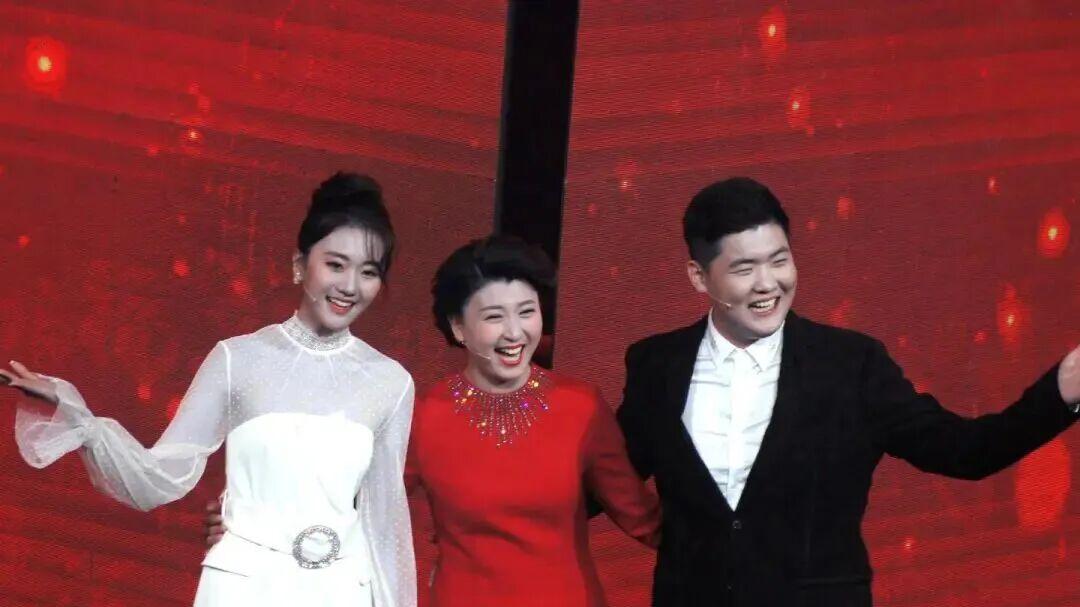 闫学晶事件再发酵，引出中戏高层严重违法违纪