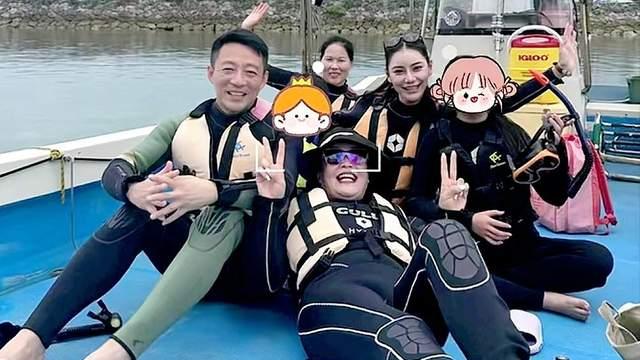 马筱梅带亲妈回京，开播因网暴哭红眼睛，小杨阿姨仍照顾大S儿女