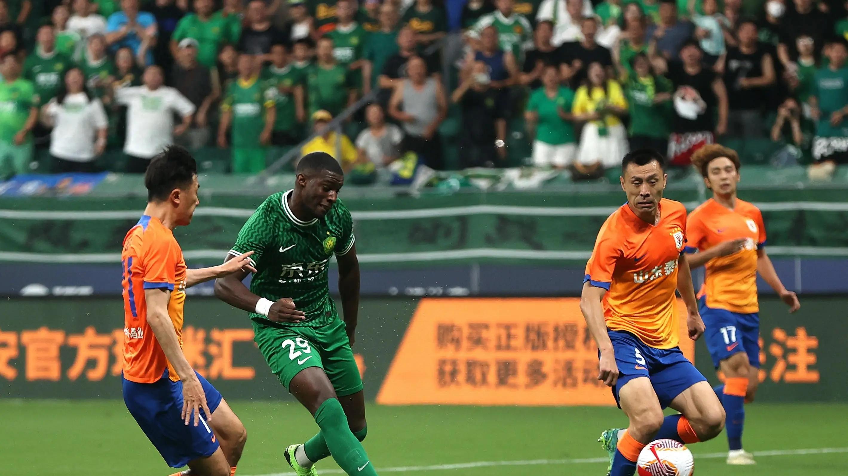 亚冠末席争夺战：蓉城、国安、泰山三强争锋