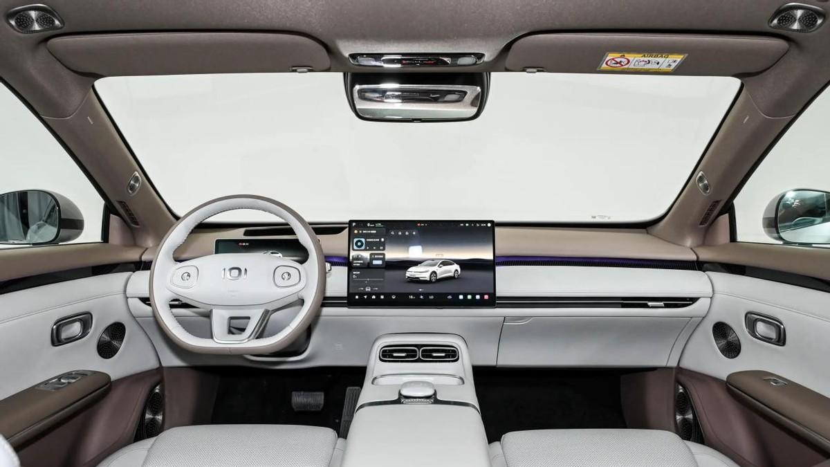 既有6C快充，也能爆胎稳行，长安启源A06能打动小鹏M03用户吗？