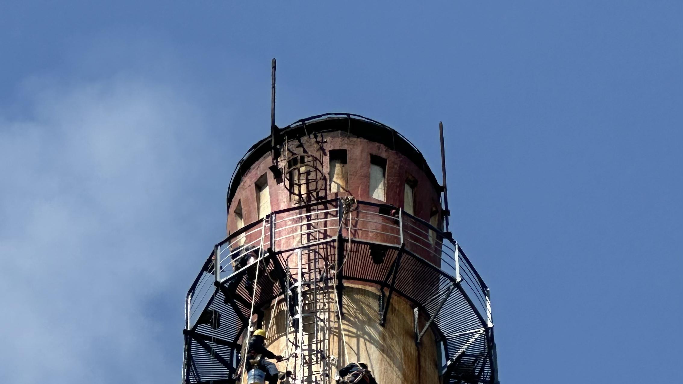 砼烟囱顶口维修工程全面竣工 消除隐患保障安全