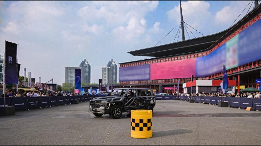 比亚迪科技开放日亮相郑州