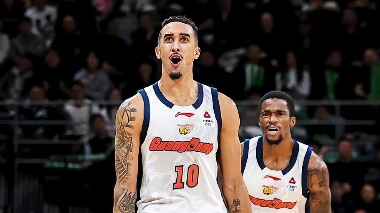 广东28分大胜四川后，一人收利好消息，正负值+25迎里程碑