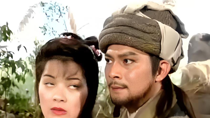 乔峰为何要改姓“萧”？只有阿朱看透，原因却让萧峰羞于启齿