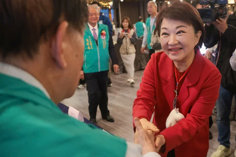 “姐弟之争”中市3月底民调！卢秀燕：太晚了