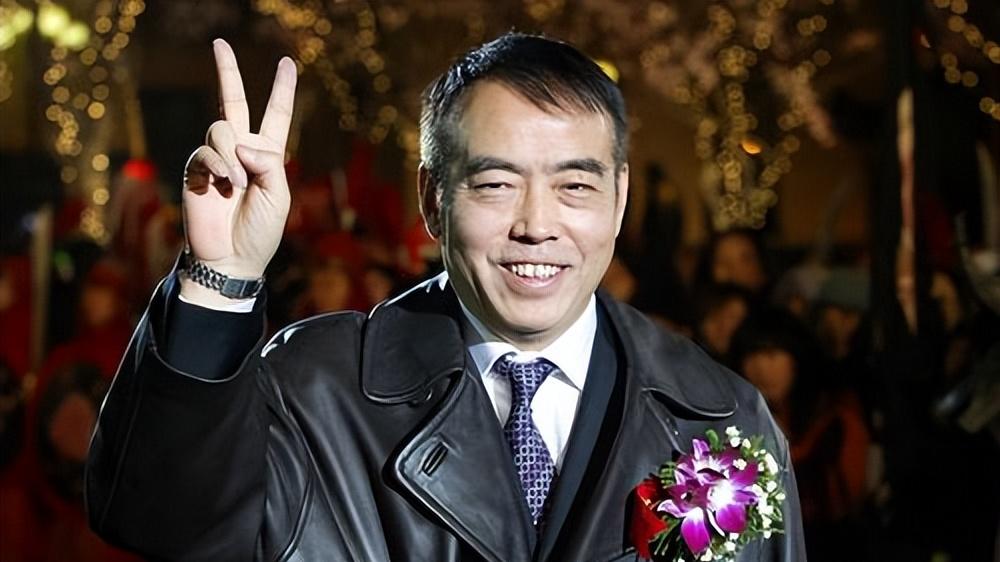 陈凯歌的三段感情告诉了所有女人：在爱情里，姿态比付出更重要