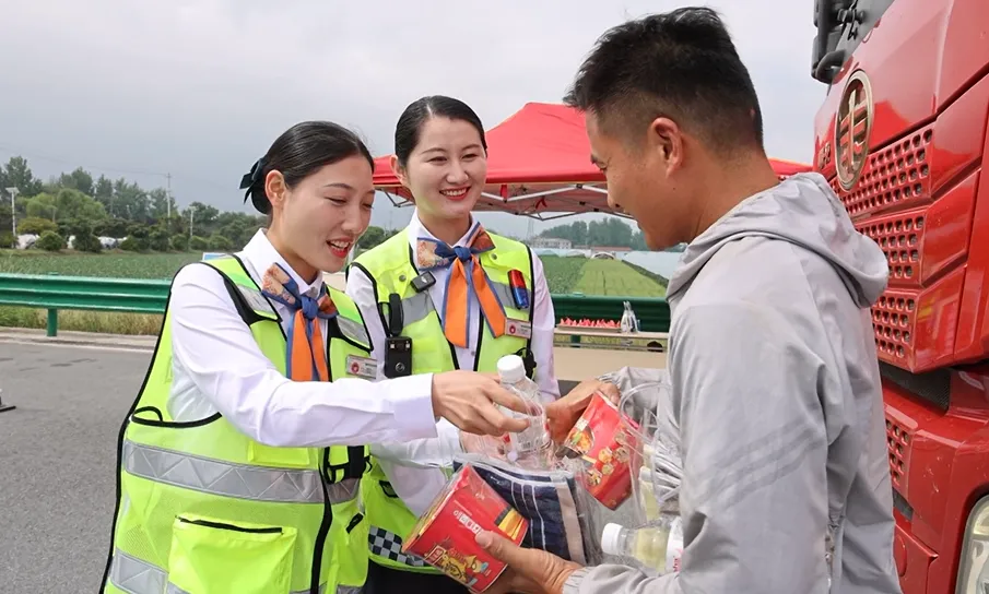 阜阳阜南：护航跨区麦客 全链条服务筑牢夏收保障线