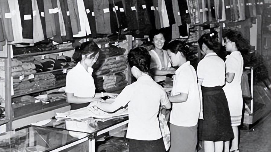 成都80岁老人被判离婚，财产要被分走一半，老人十分委屈