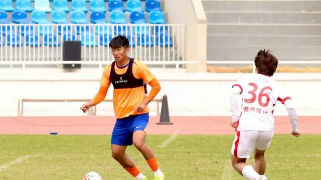 2-1，泰山队热身赛两连胜 梅帅军破门+依木兰出战 亚泰还靠谭龙进球