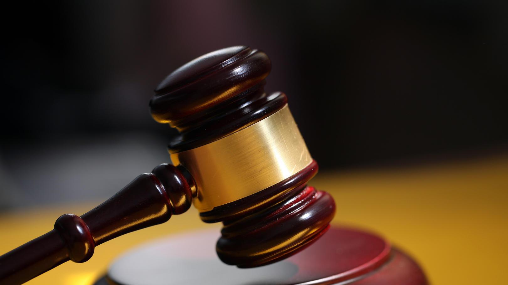 带娃游泳酿悲剧：8岁女孩长江溺亡，66万赔偿背后的法律警示