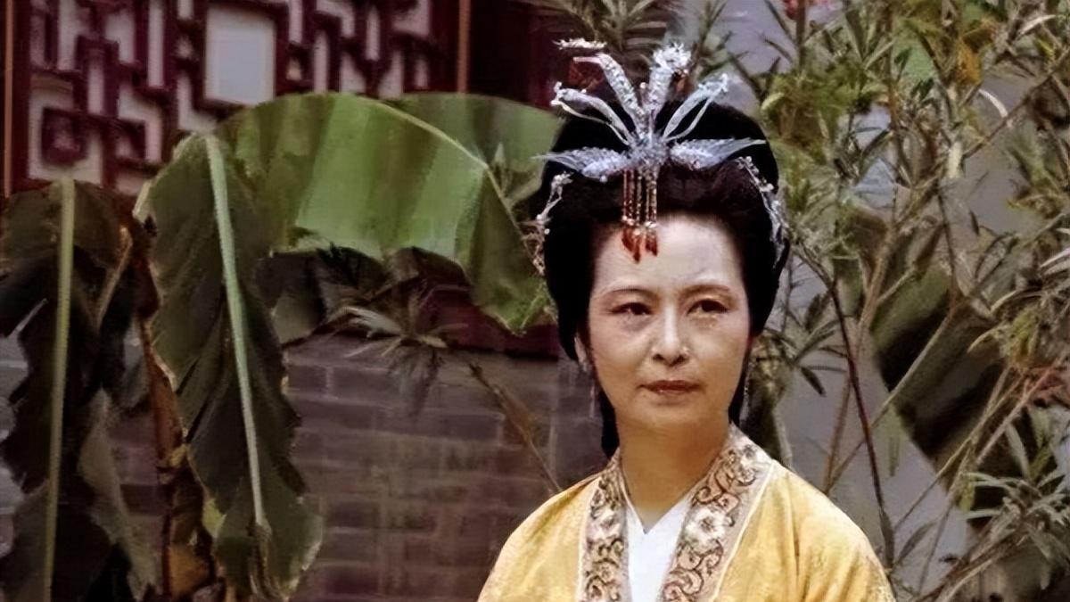 荣国府王夫人管家，是因为她出身好，还是邢夫人没生儿子？
