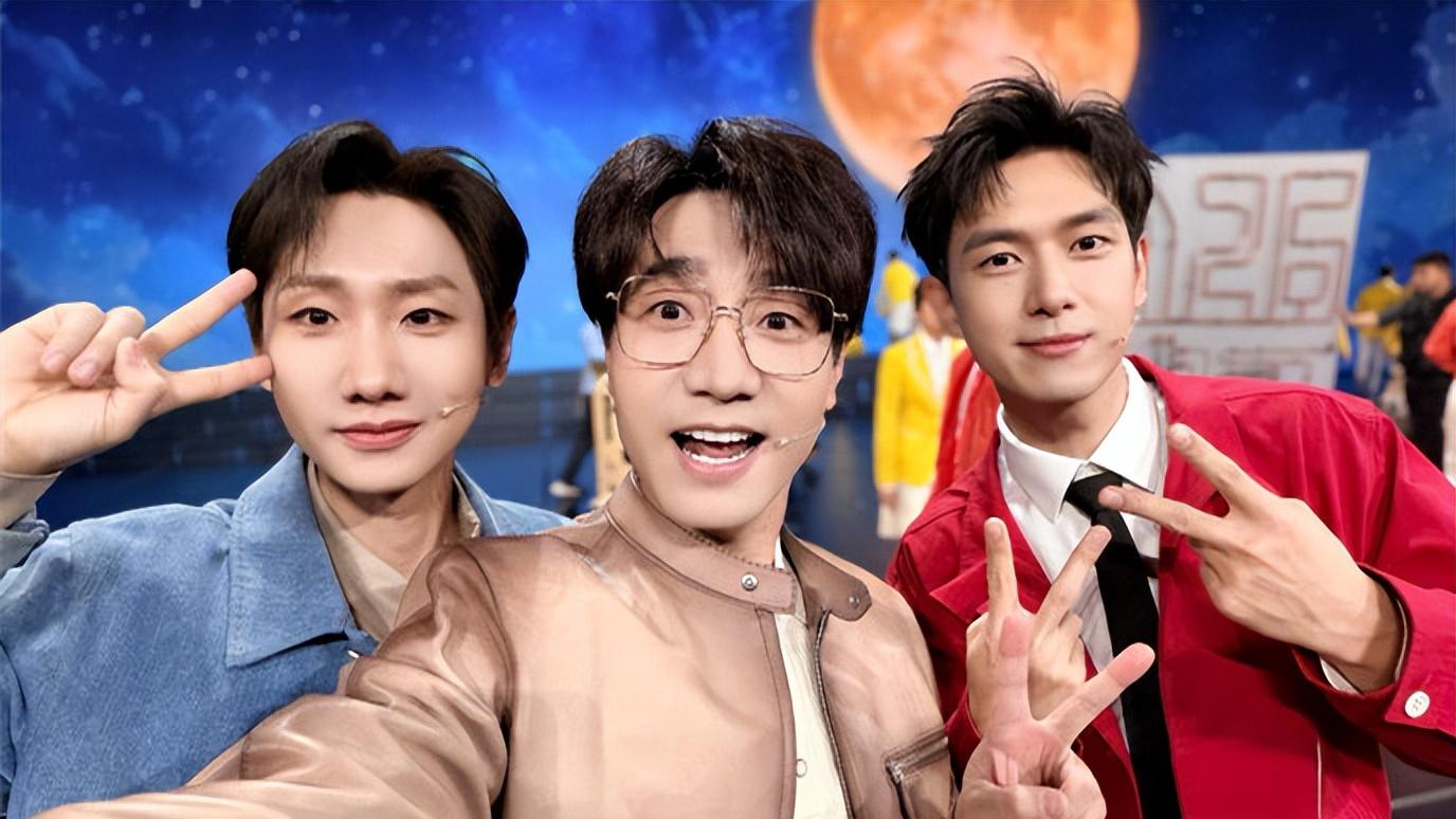 厚米团的这段谈话把上春晚的三位和没上春晚的三位都安排妥当了