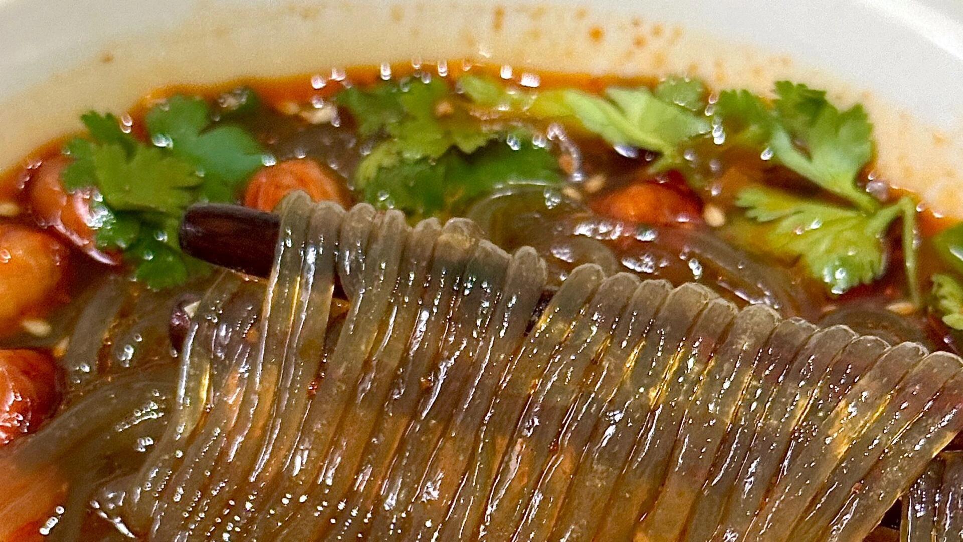 酸辣粉：一碗让人欲罢不能的"酸辣诱惑"