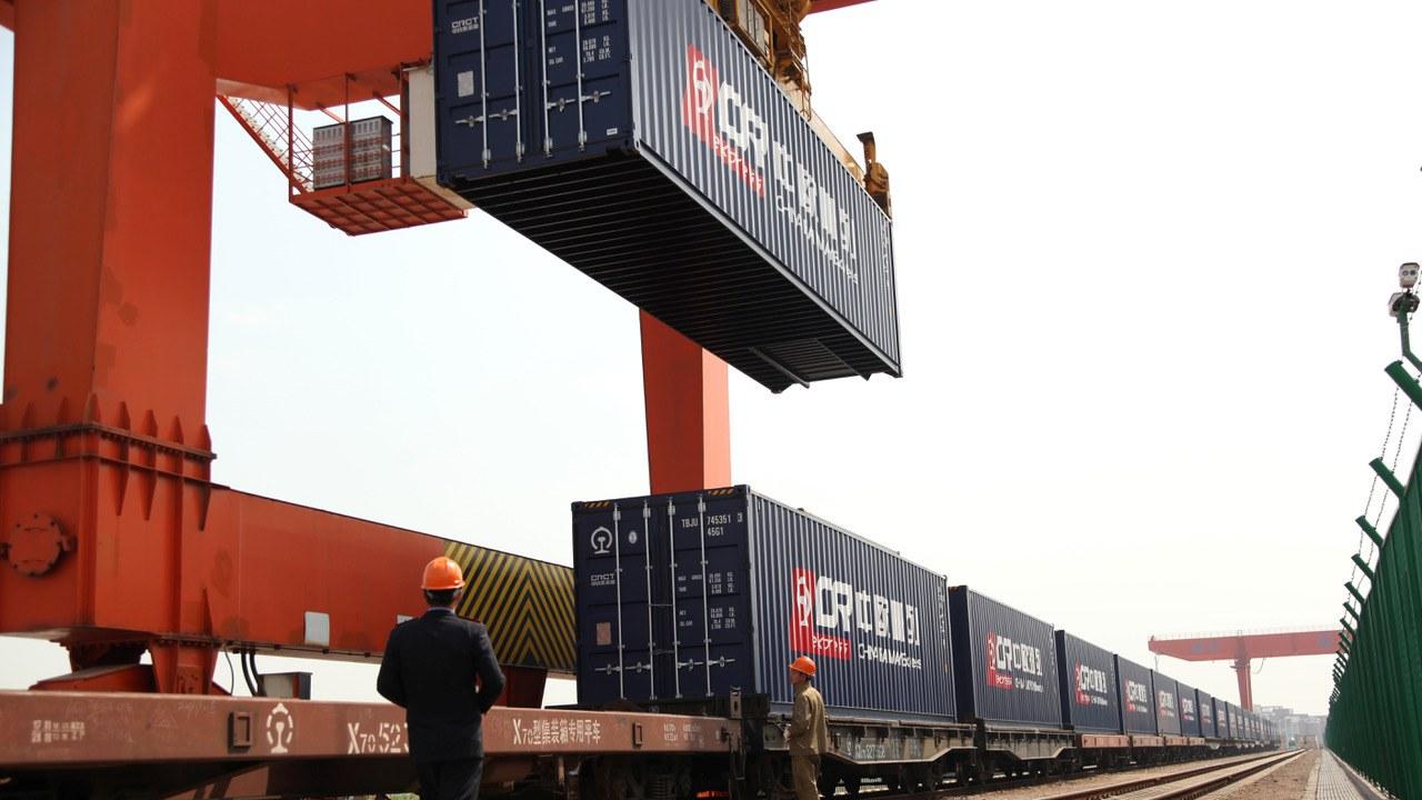 扛不住了？西方专机排队来中国，立陶宛承认犯错误，暗示给个机会