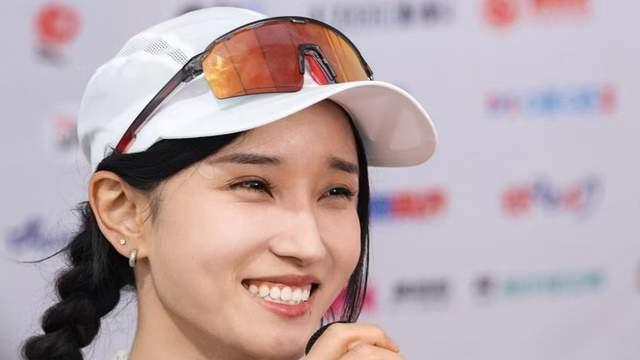 马拉松女神李美珍扔掉的饮料被粉丝喝了，网友：这算不算间接接吻