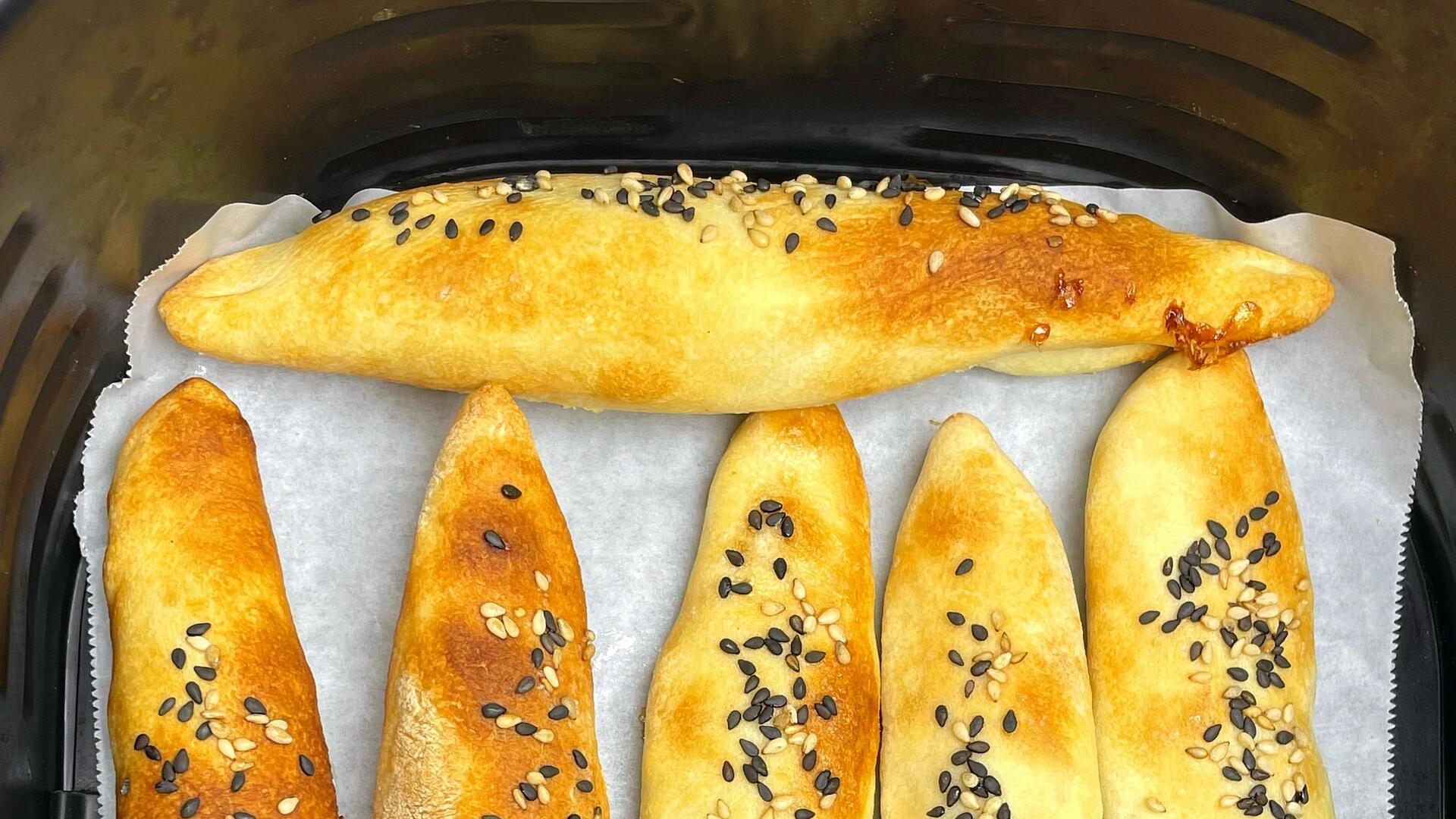 谁发明的这个吃法？空气炸锅空心糖饼，个个鼓大包，嘎嘎脆