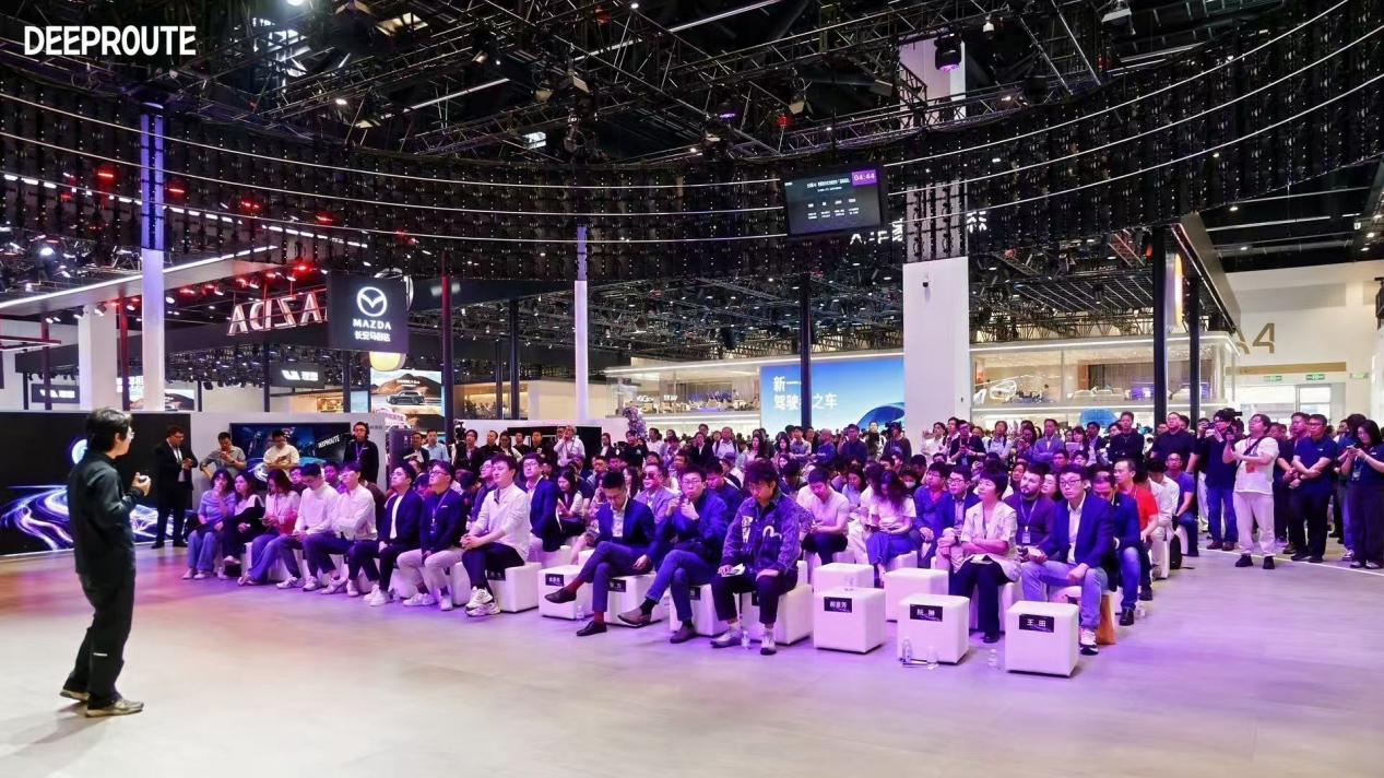 ​直击北京车展 | 元戎 CEO 周光：目标成为物理世界的 AI 基础设施