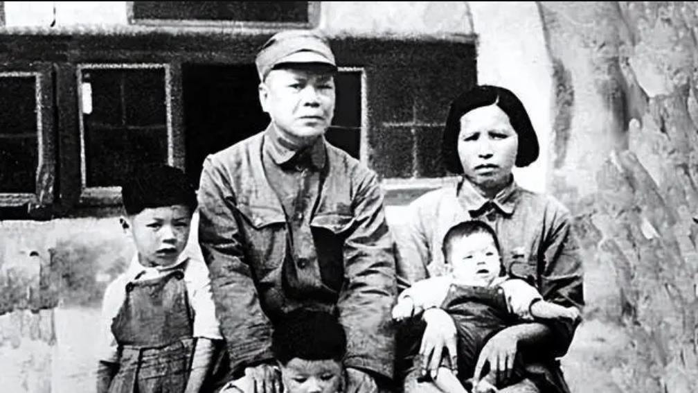 1983年冯白驹获平反，长女冯尔超回忆：要感谢古大存的妻子曾史文