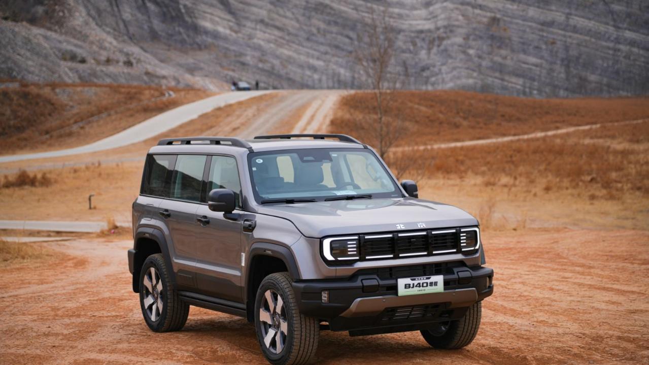 硬派越野，也能当“全家安心座”？