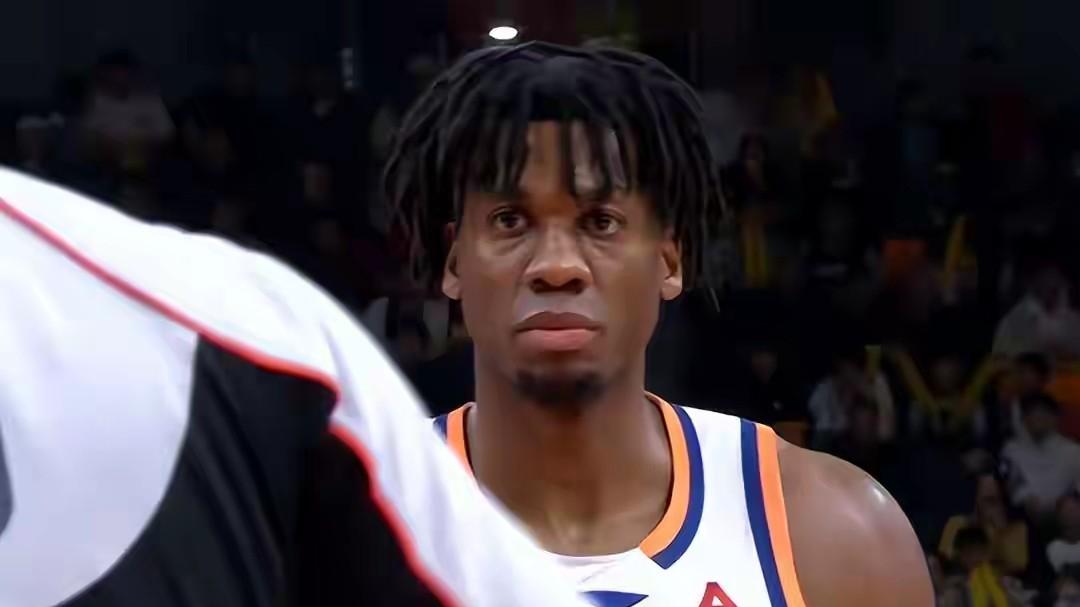 两战赢广东50分，怀特塞德“统治”内线，张镇麟共45分！