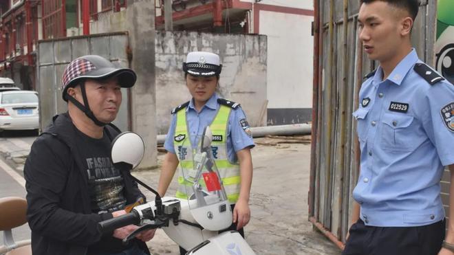 G75兰海高速崇遵段道路施工，娄山关210国道车流量激增