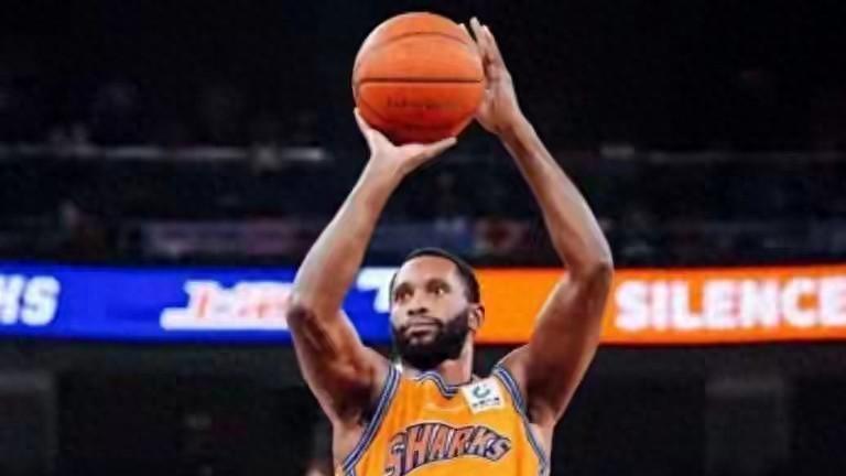 洛夫顿爆发，弗格给力，上海晋级4强，还有收获！