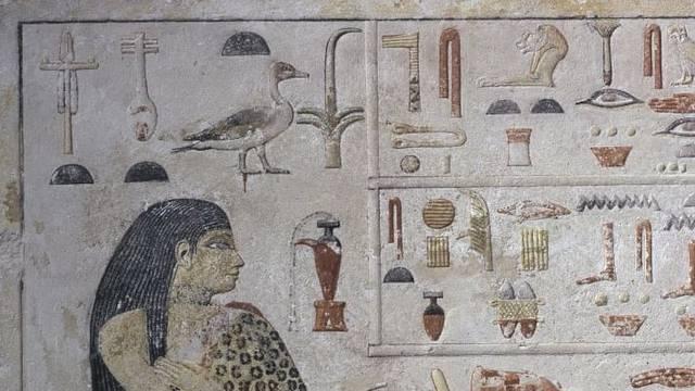 豹纹元素为何能穿越时间成为时尚界的常青树？