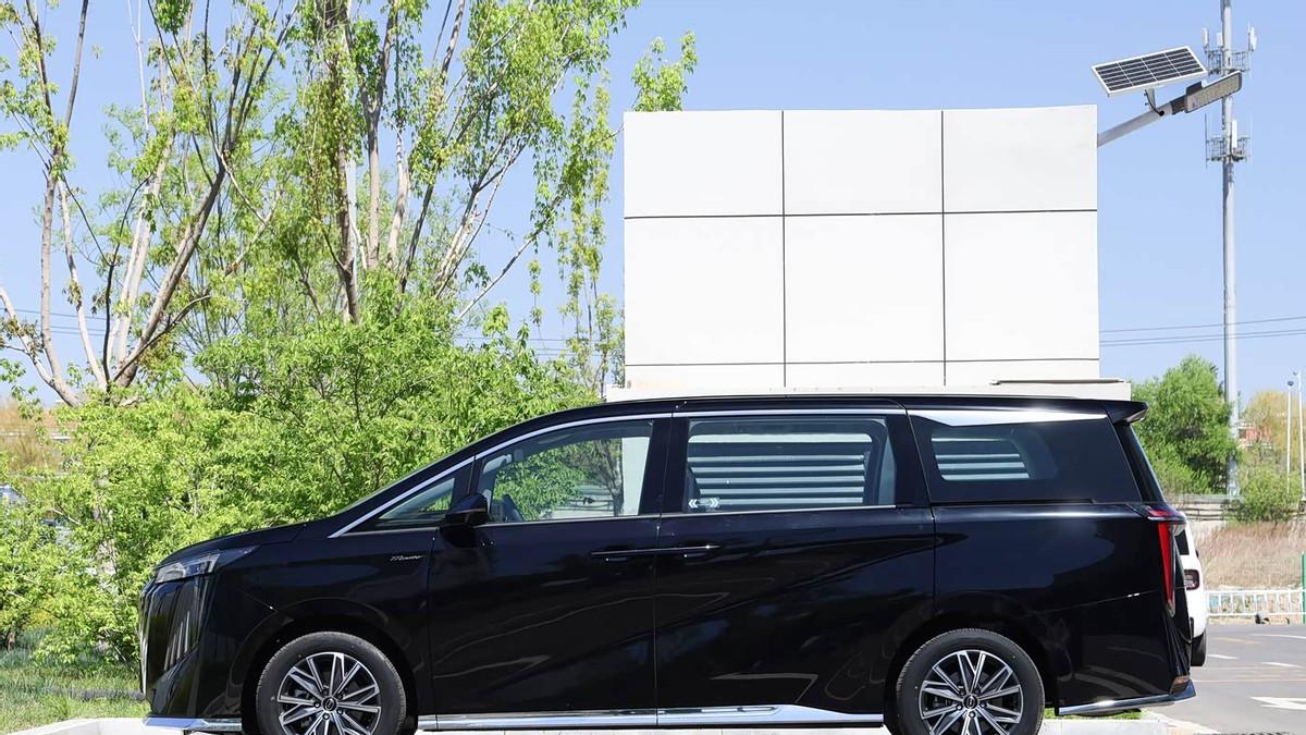 五一假期将至，盘点五款适合带家人出行的车型，想买车的朋友参考一下