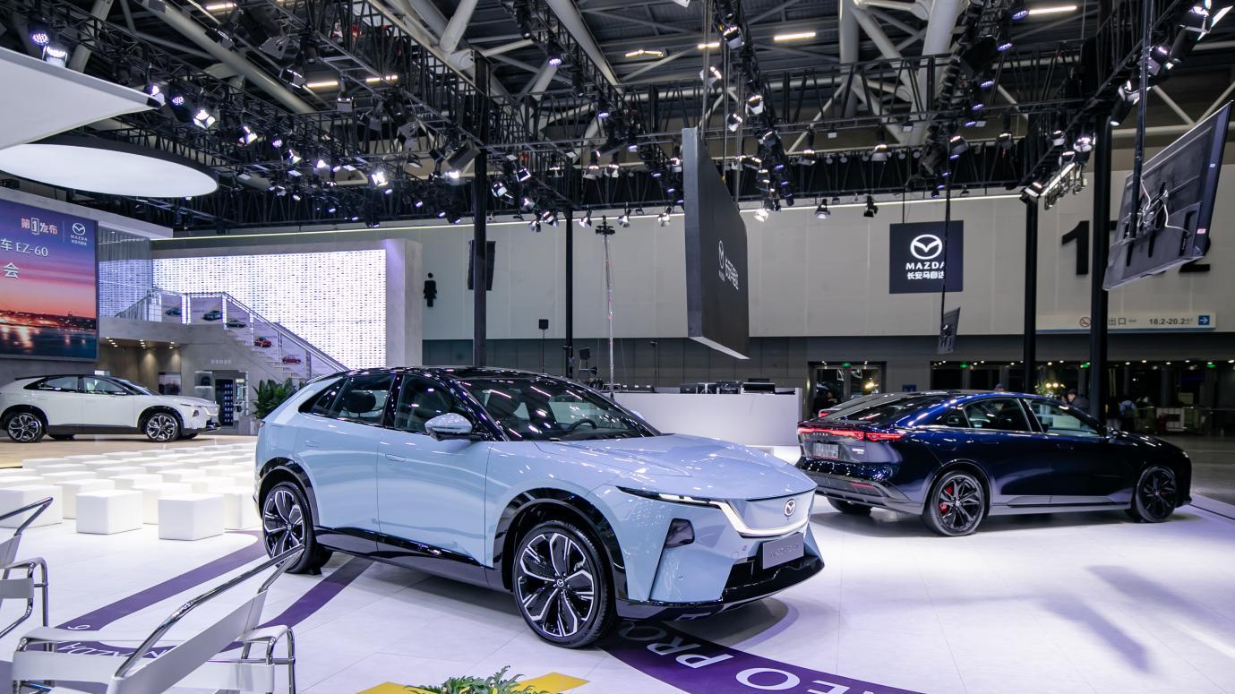 裸眼3D再造智能新体验，解析EZ-60技术革命背后的野心