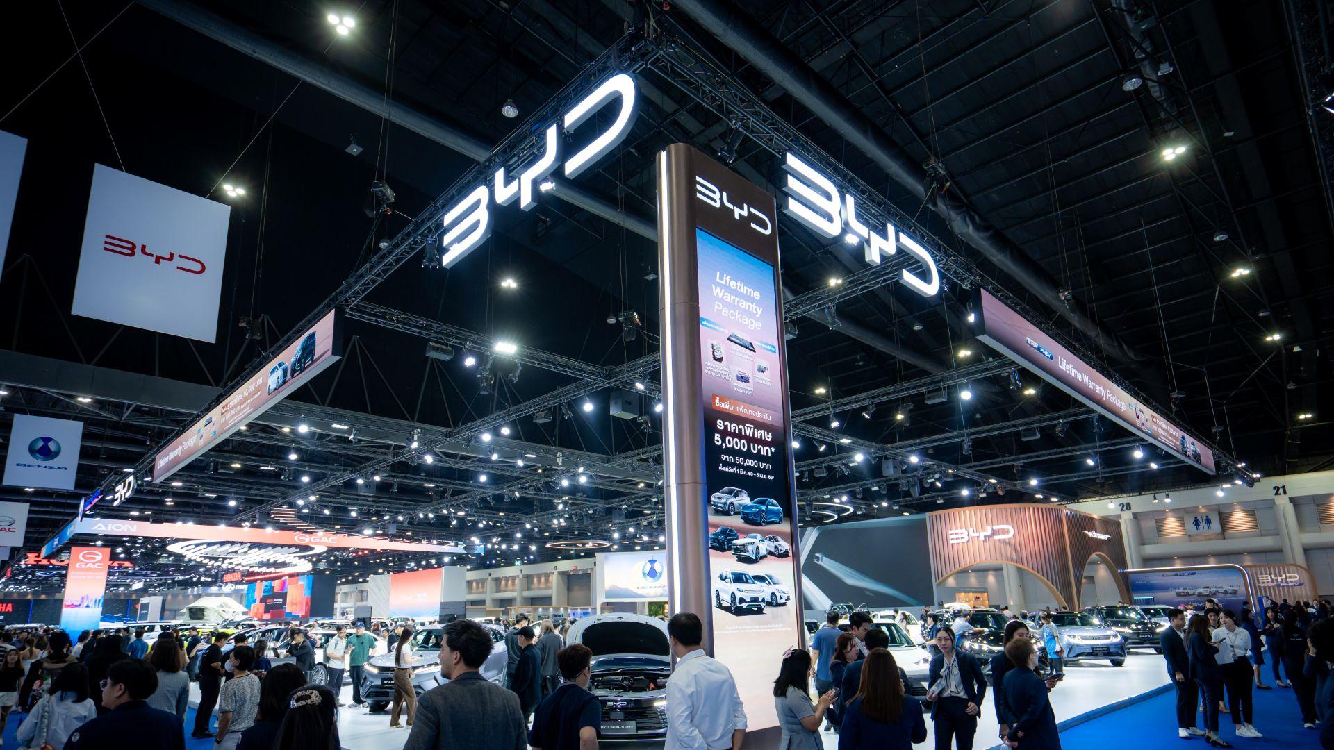 一次车展期间共斩获1.8万辆订单！比亚迪这波太猛了！