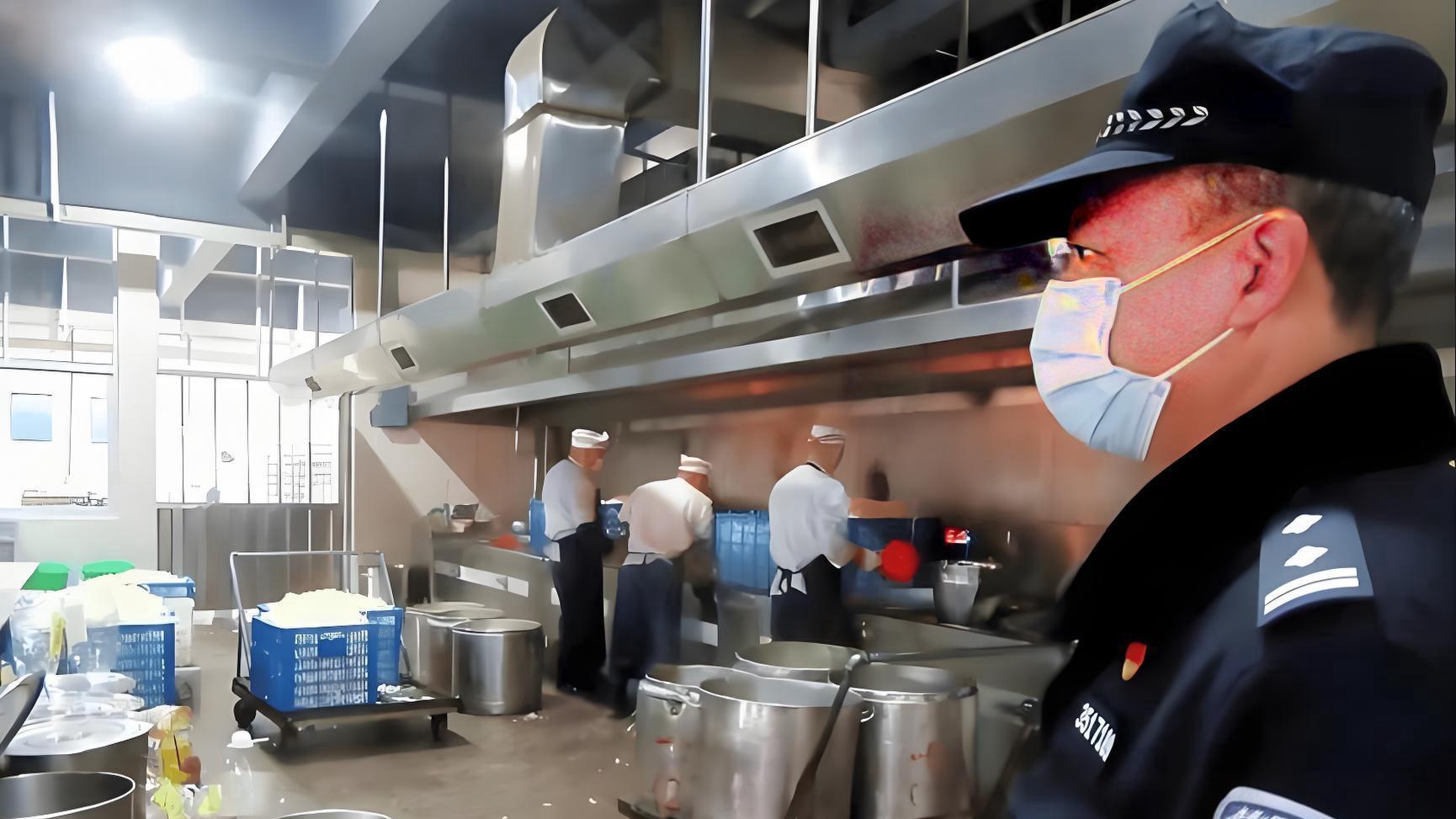 10年囚徒实话实说：牢饭究竟咋样？最难忘的一道菜叫“肉味萝卜”