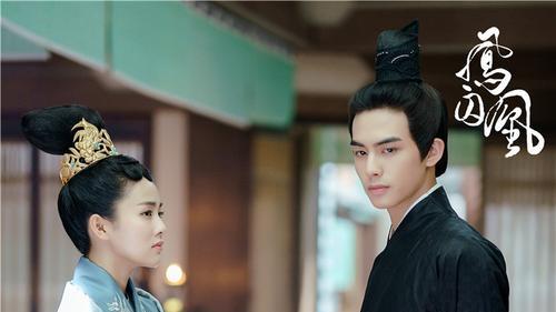 白鹿宋威龙早期旧照曝光，这不就妥妥的清纯疼痛文学男女主吗？