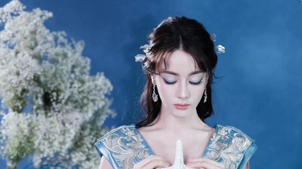 迪丽热巴今日亲自报平安！发文致谢全网，滞留风波终有暖心回应