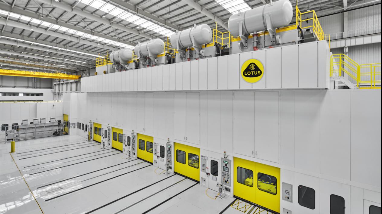 从“海瑟尔工厂”到“武汉数字孪生制造基地”：莲花跑车打造超豪华汽车产业“中国样本”