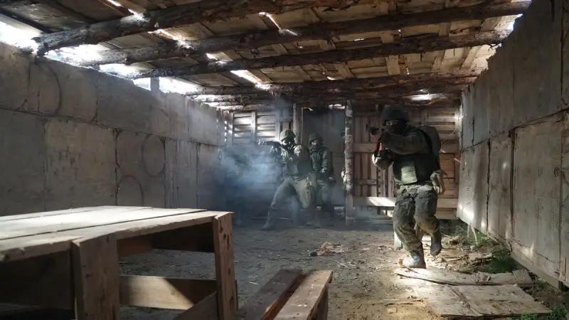 美国战争研究所最新消息，俄军利用恶劣天气，在康斯坦丁诺夫卡进展极快