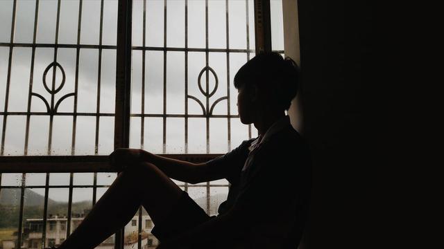 缺失父爱的四年，我独自长大