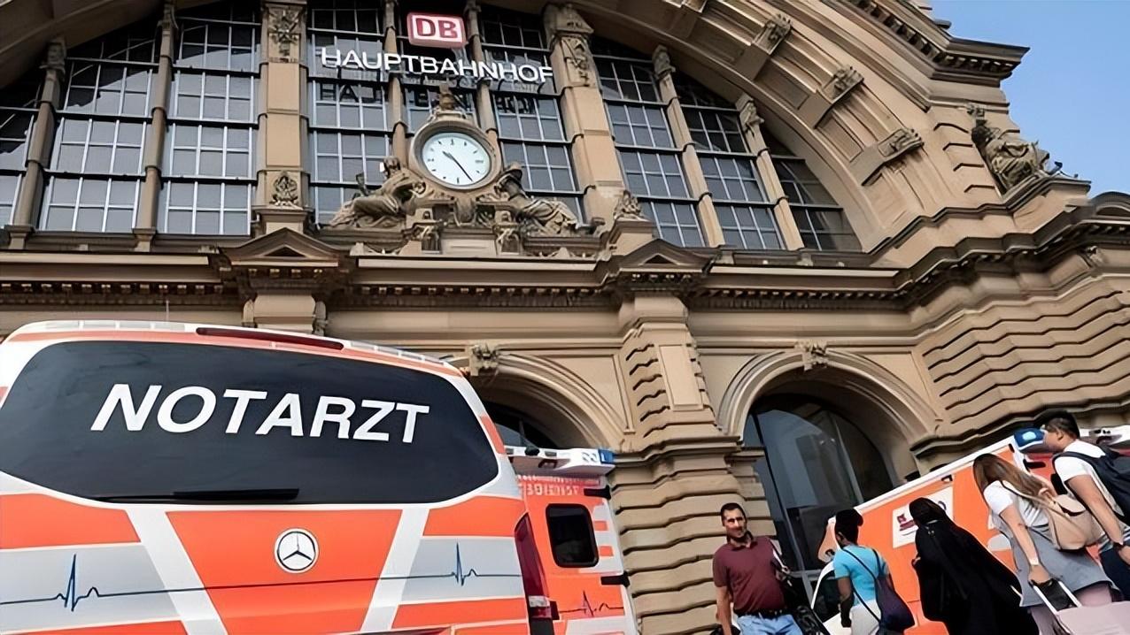 大快人心！中国博士德国遇袭果断反击，致对方骨折，警方：正当防卫