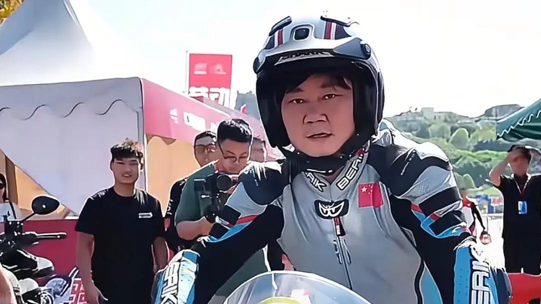 为何张雪机车这次能“破圈”？将对摩托车行业的发展有哪些影响？我们与你浅聊一下！