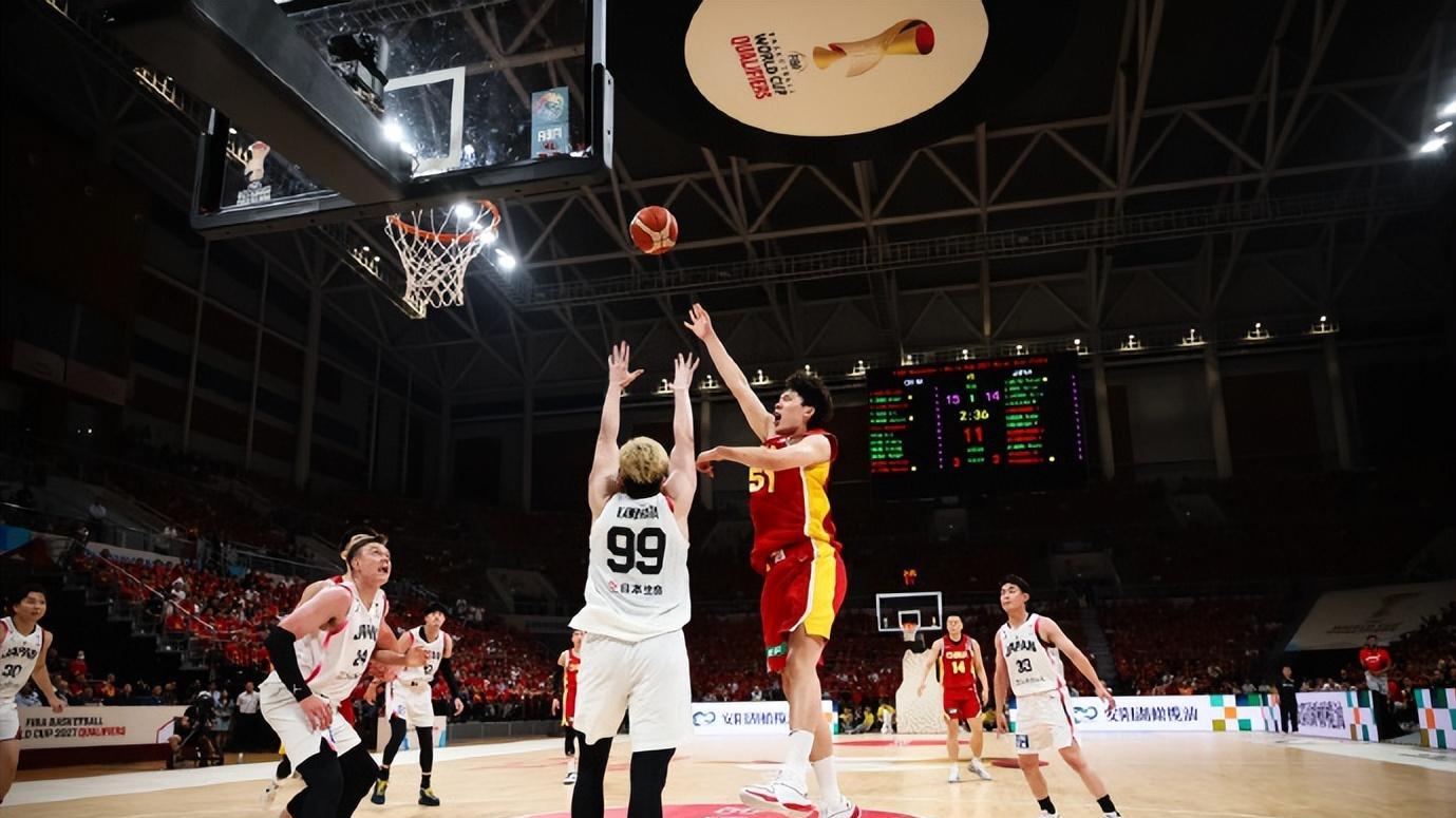 杨瀚森场均9.5分6篮板！接下来赴美代表开拓者打NBA夏季联赛