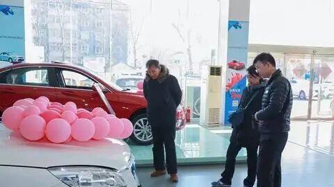 彻底变了！国产新能源碾压BBA？降价也卖不动，中国汽车站起来了！
