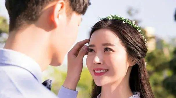 女人最需要关心的这4个时刻，只要你用点心，主动就会有戏！