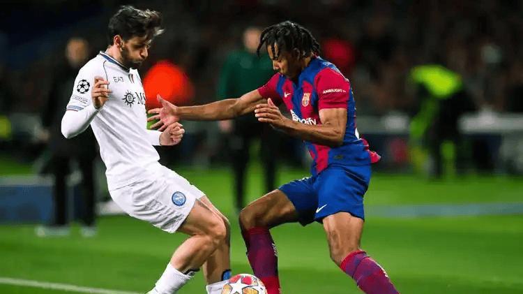 欧冠激战：斯拉维亚主场迎战巴萨，胜负几何？