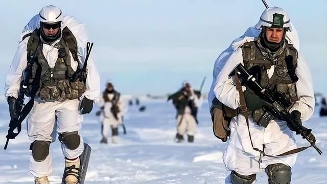 2国军队战术性后撤，给北约下一步动作，提前腾出空地