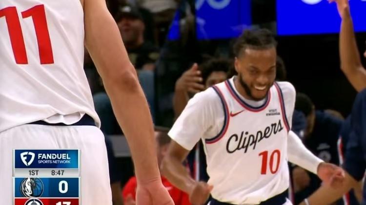 坐稳第八！快船轻取独行侠，伦纳德三节34分，弗拉格状态低迷