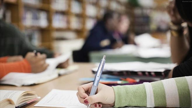 2026热门论文AI工具横评：哪一款更适合科研写作？