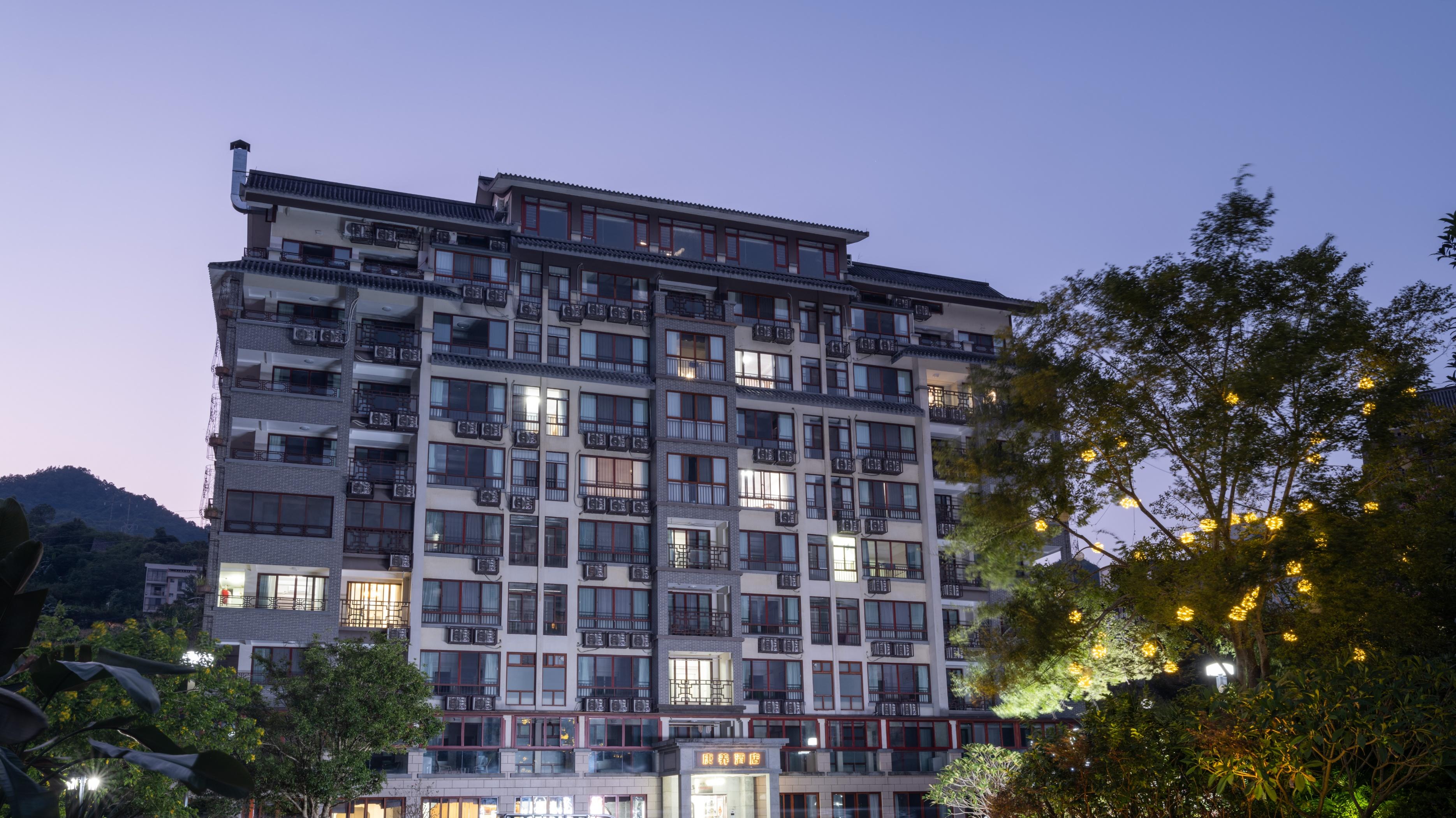 打破偏见！巴马不只有长寿传说，巴马世纪养生园才是候鸟人真归宿